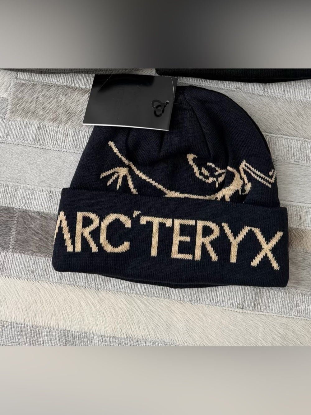 Arc’teryx rolled up beanie